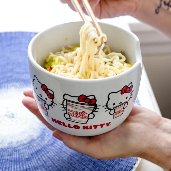 Hello Kitty Cup Noodle Japanese Dinnerware Set | 20-Ounce Ramen Bowl, Chopsticks - Picture 3 of 6